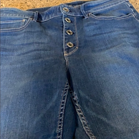 WHBM HIGH WAISTED SKINNY JEANS - Picture 4 of 5